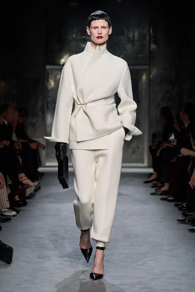 Look 7